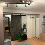 Studio Apartment Naehe Phantasialand, Zwischen Koeln Und Bonn, Ruhig Im Gruenen Gelegen